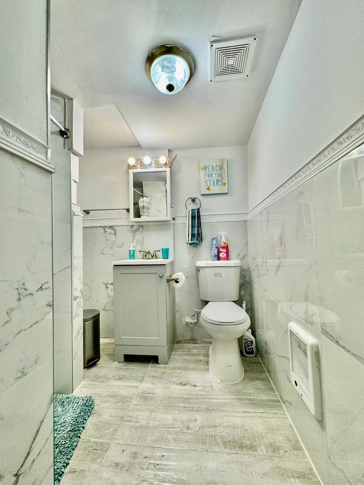 Cozy Private Room With Shared Bathroom On The 1St Floor - Conveniently Located Near Seatac Airport And Downtown سياتل المظهر الخارجي الصورة